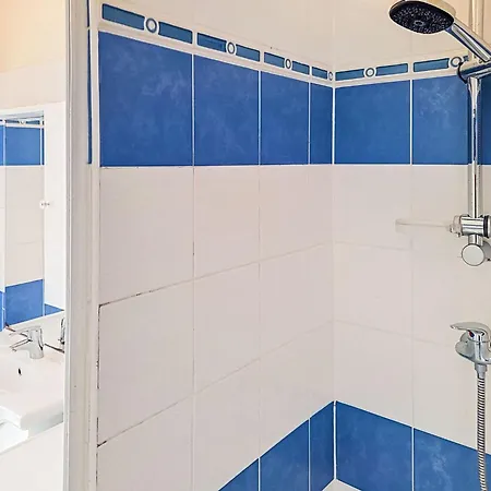 Le Val Des Pins By Interhome شقة Saint-Raphaël